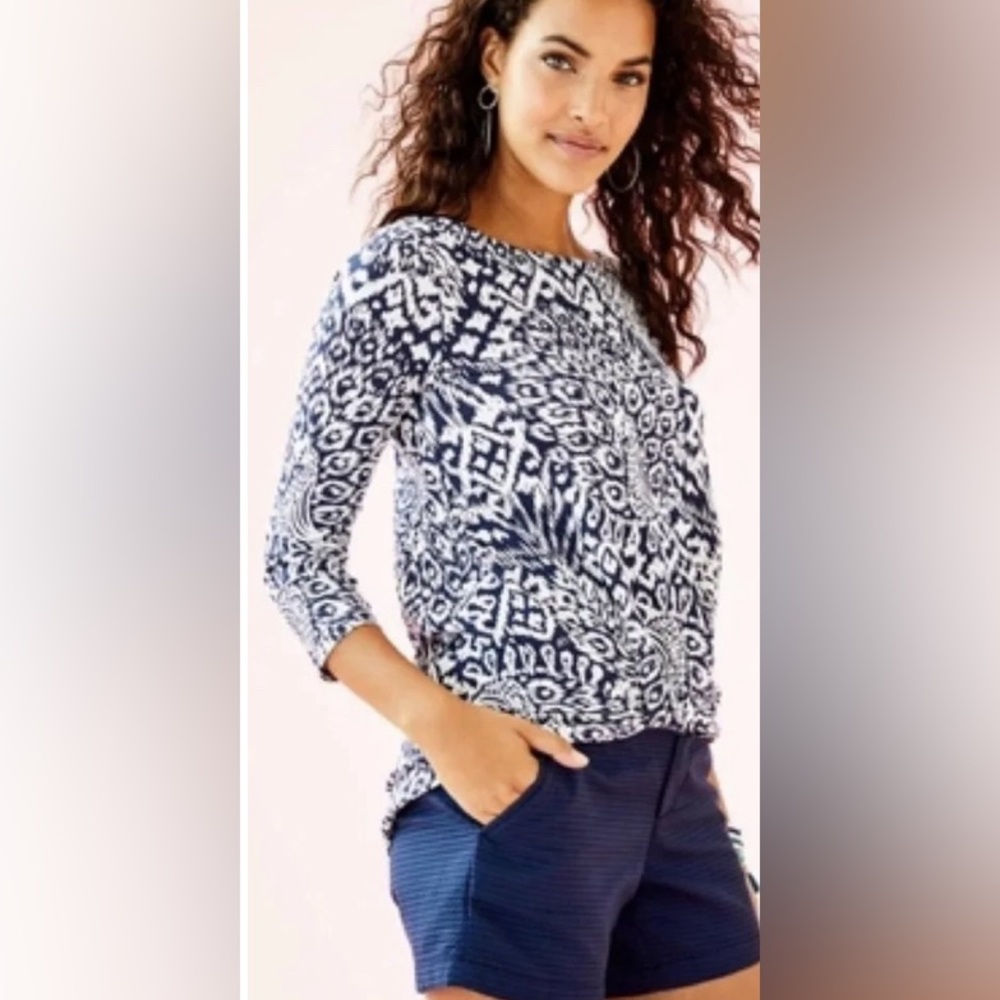 Maci top in Bright Navy Pineapple Party